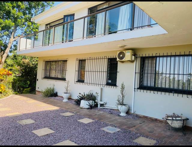 6 BEDROOM HOUSE FOR SALE IN BEVERLEY HILLS